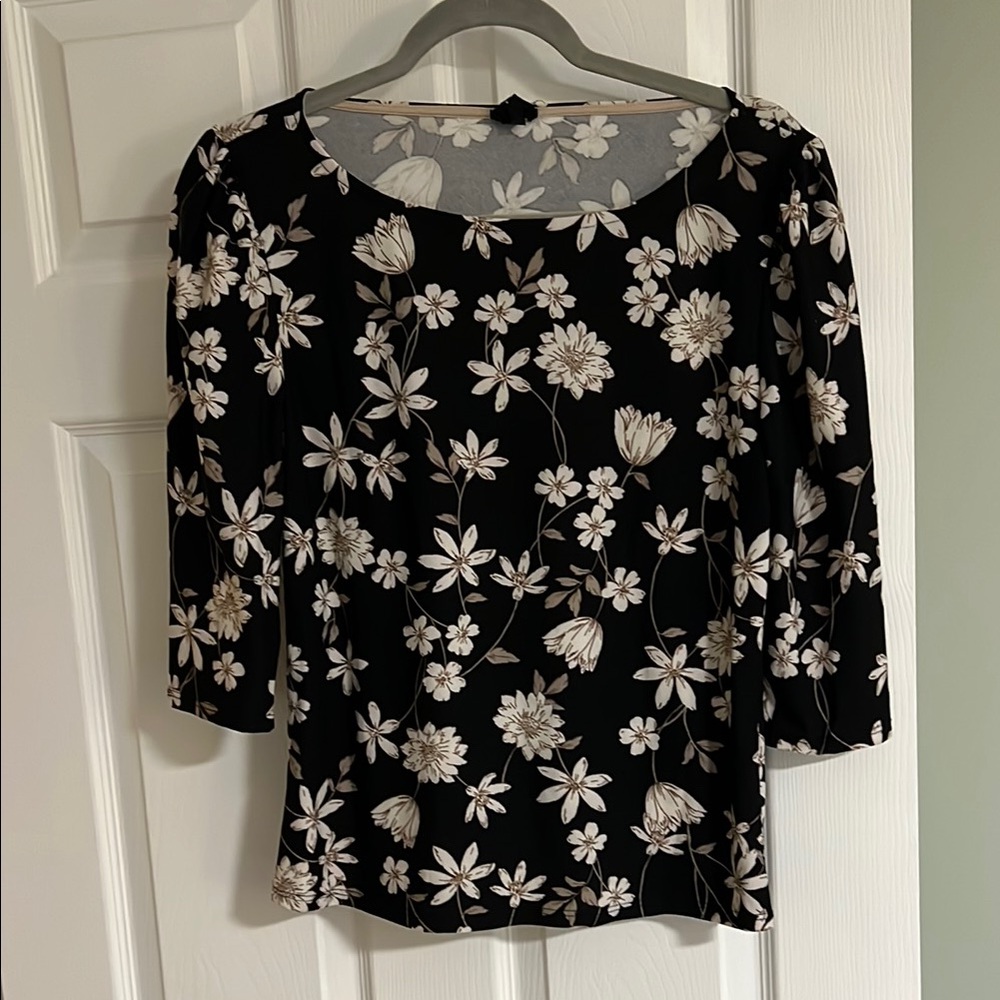 W5 Black and White Fitted Blouse with Three-Quarter Sleeves